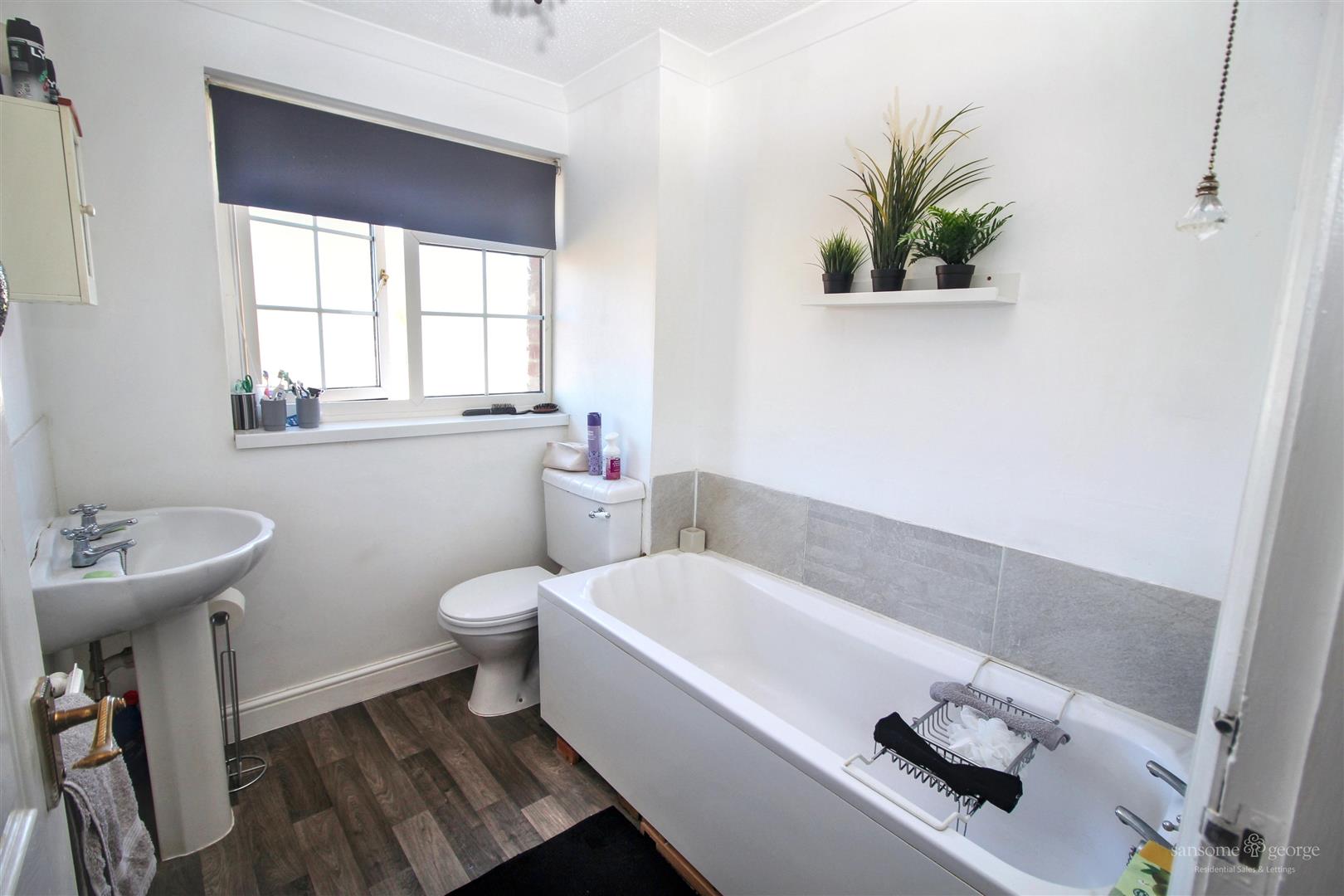 Bromley Walk, Tilehurst, Reading